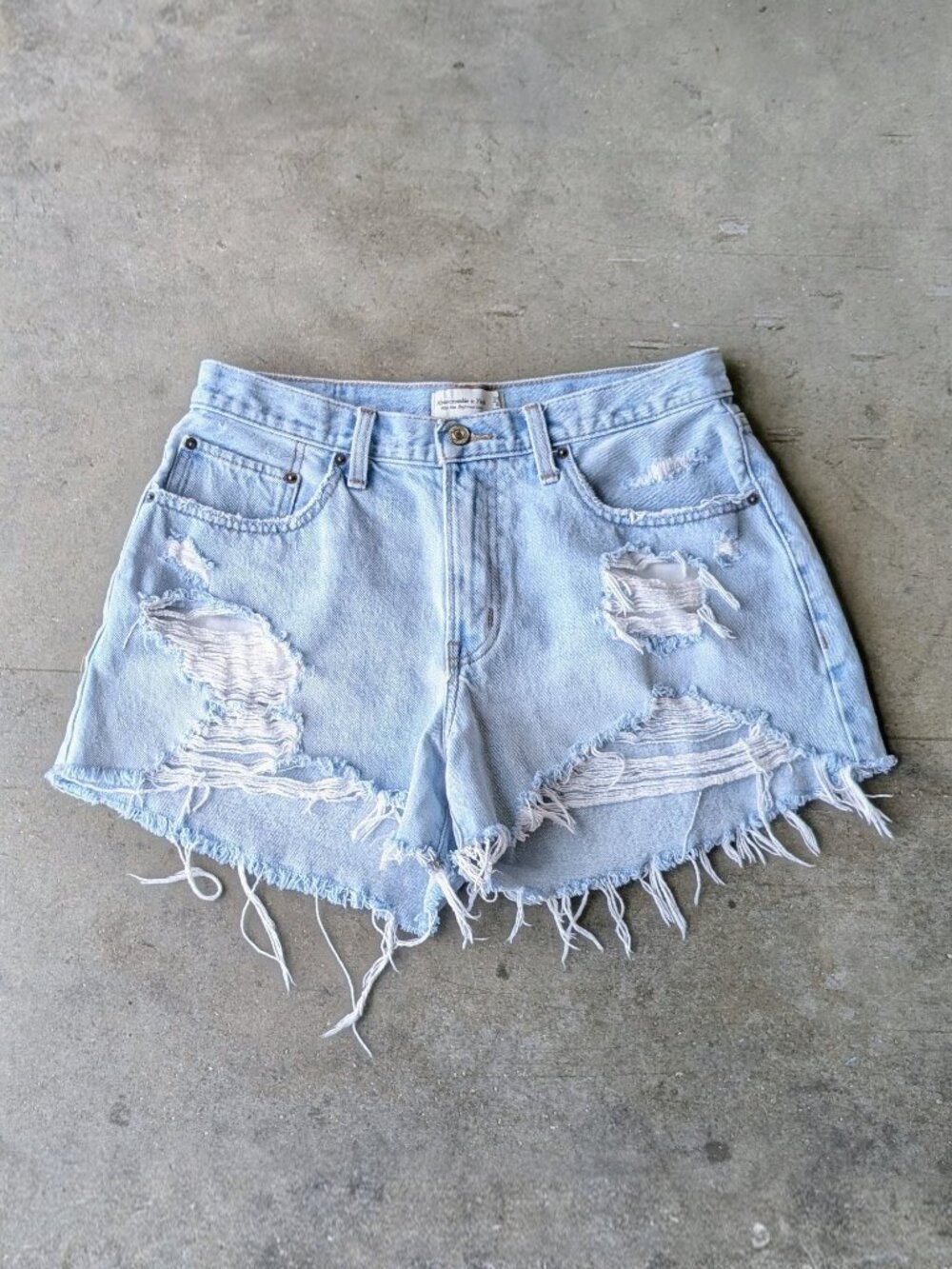 Abercrombie & Fitch Mid-Rise Boyfriend Short Curve Love Distressed Denim 29/8